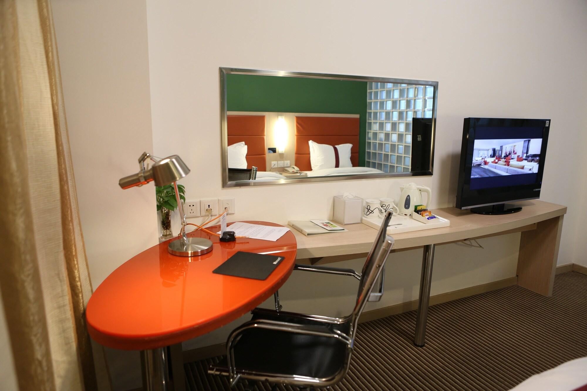 Benjoy Jufeng Road Hotel