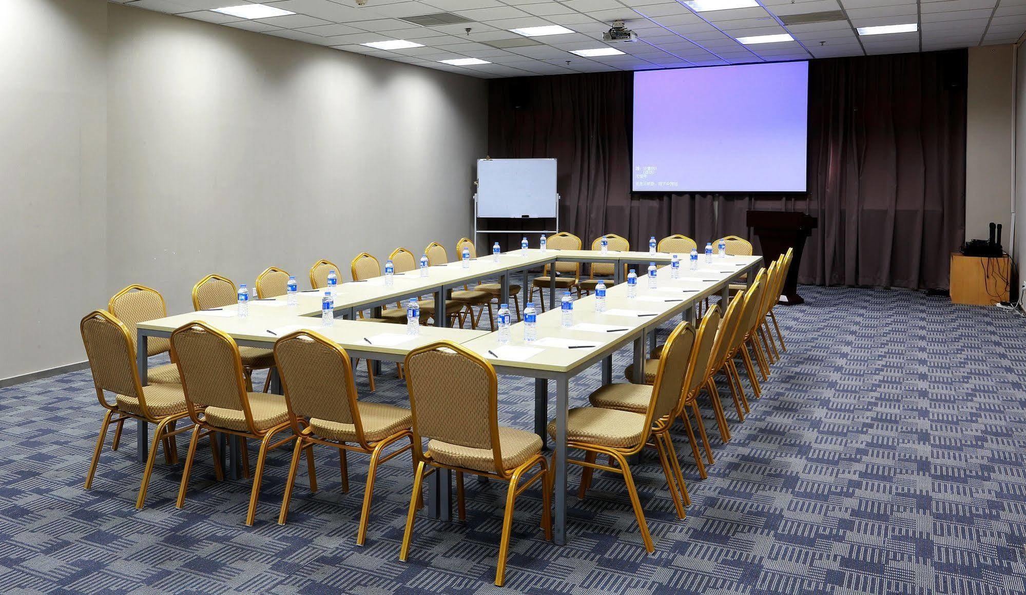 Benjoy Jufeng Road Hotel 3*